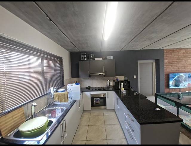2 BEDROOM APARTMENT FOR SALE IN JANSEN PARK